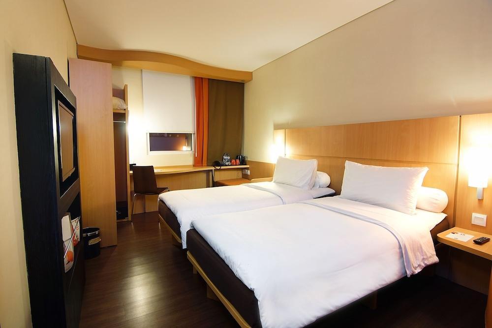 Ibis Surabaya City Center מראה חיצוני תמונה