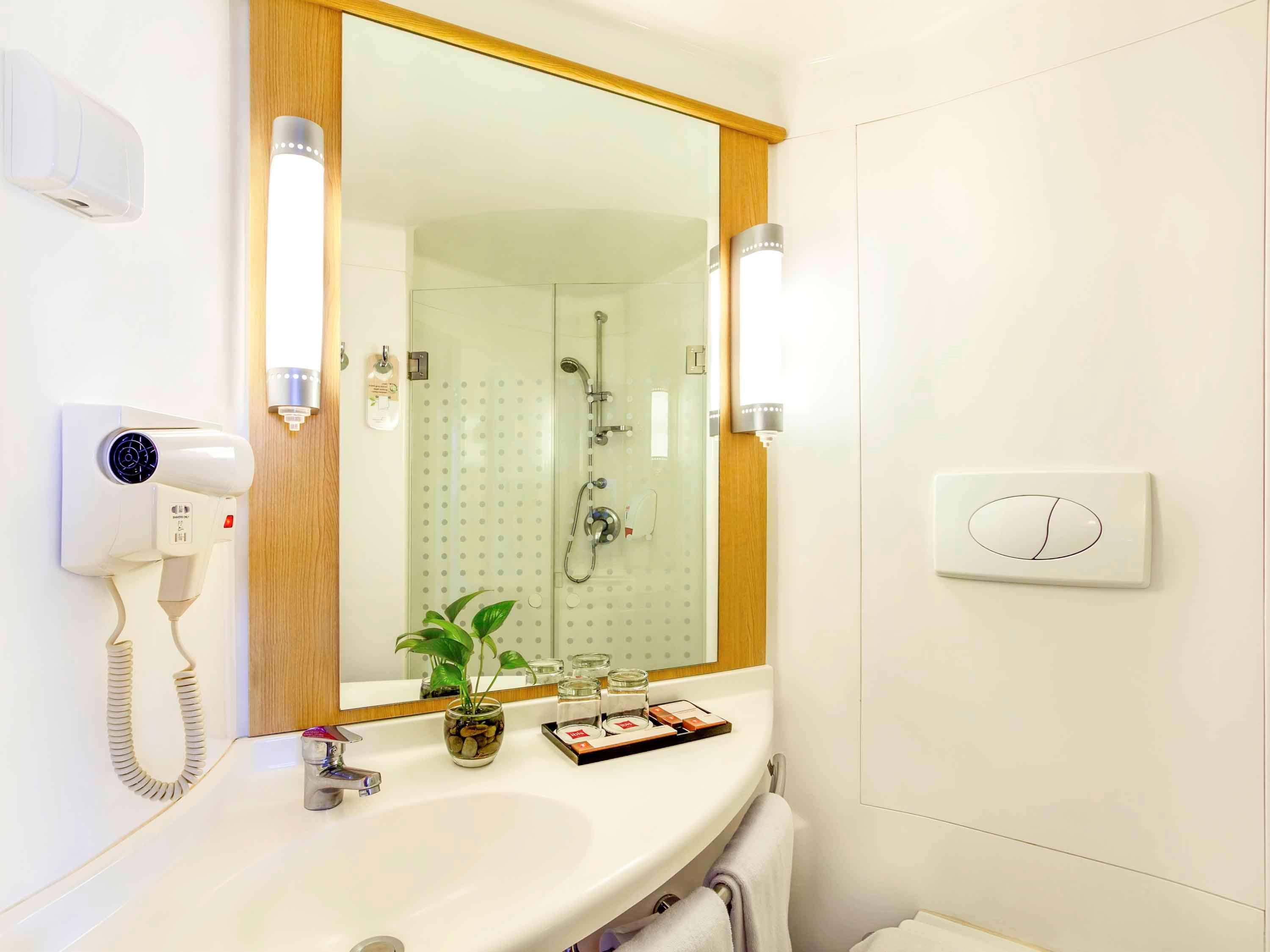 Ibis Surabaya City Center מראה חיצוני תמונה