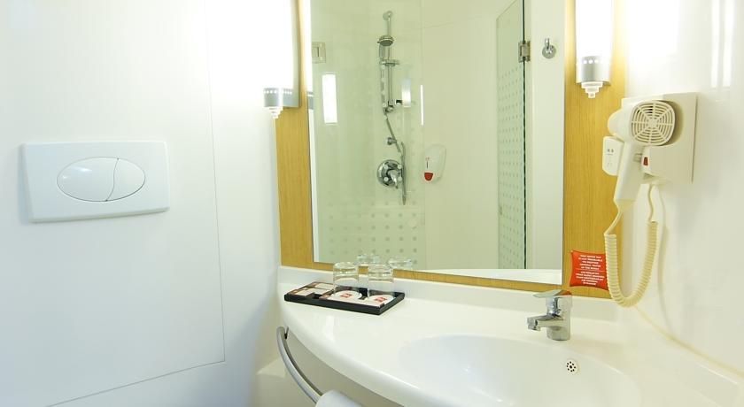 Ibis Surabaya City Center מראה חיצוני תמונה