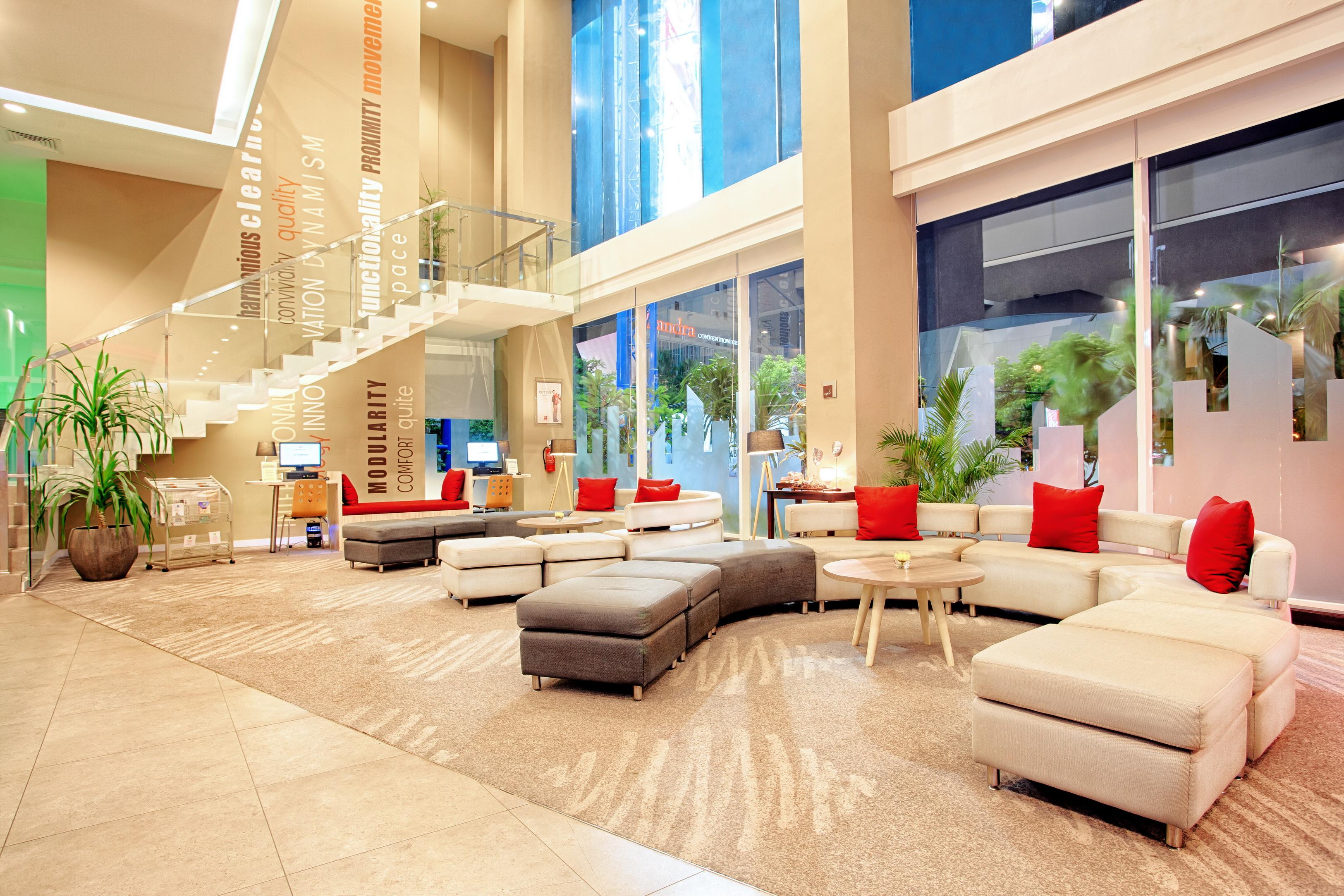 Ibis Surabaya City Center מראה חיצוני תמונה