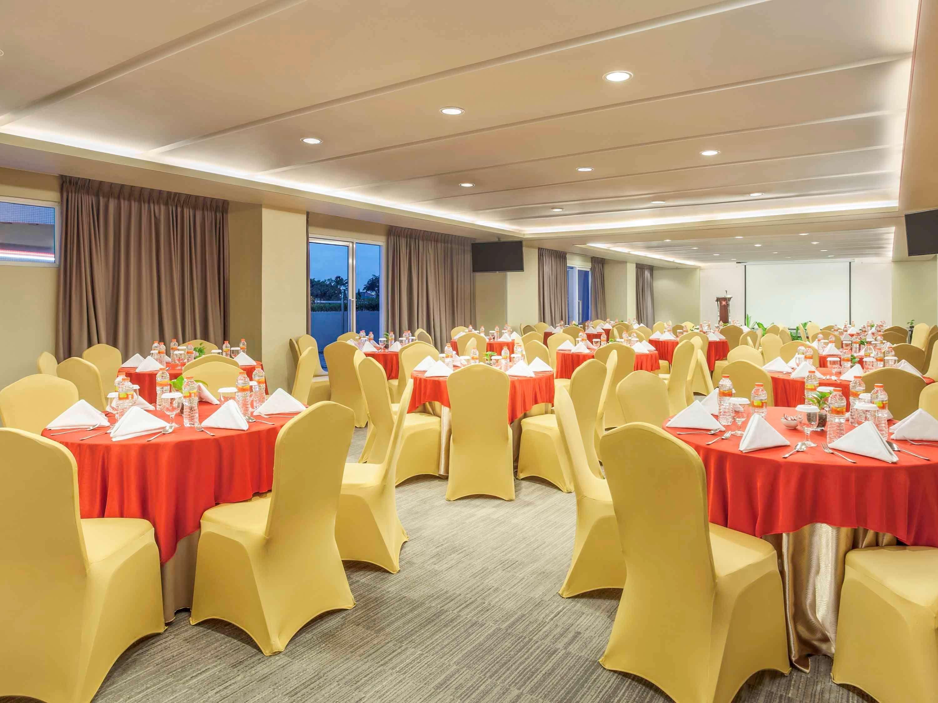 Ibis Surabaya City Center מראה חיצוני תמונה