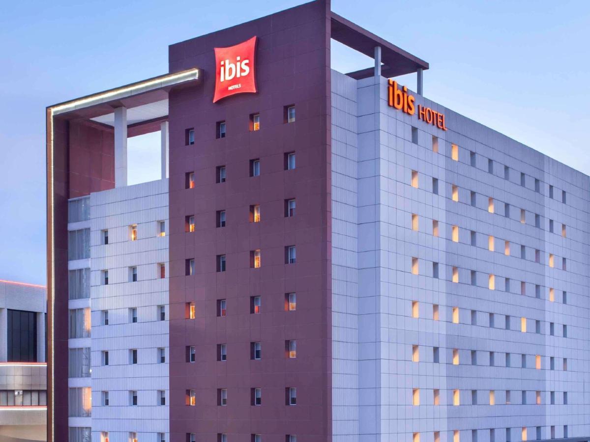 Ibis Surabaya City Center מראה חיצוני תמונה