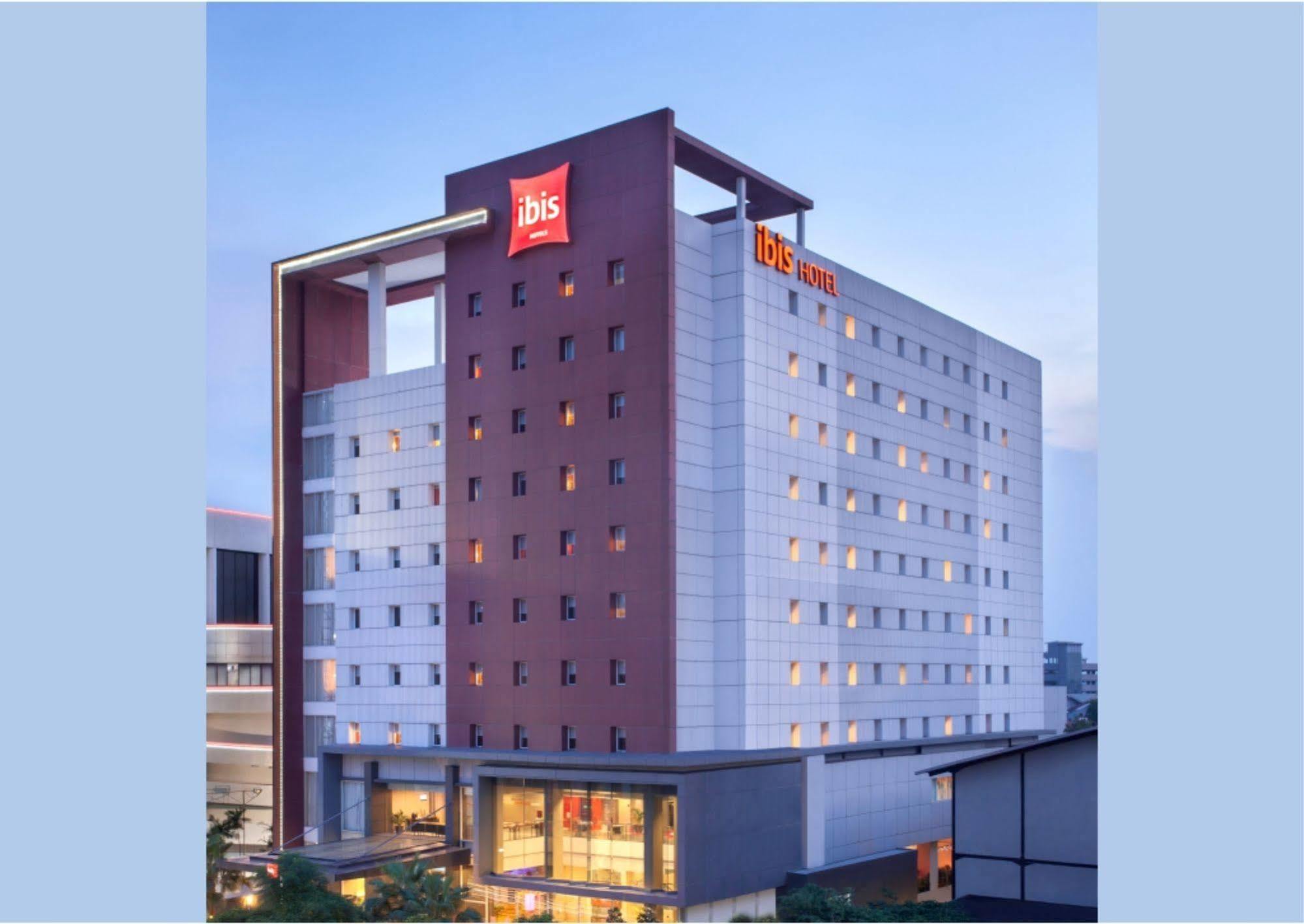 Ibis Surabaya City Center מראה חיצוני תמונה