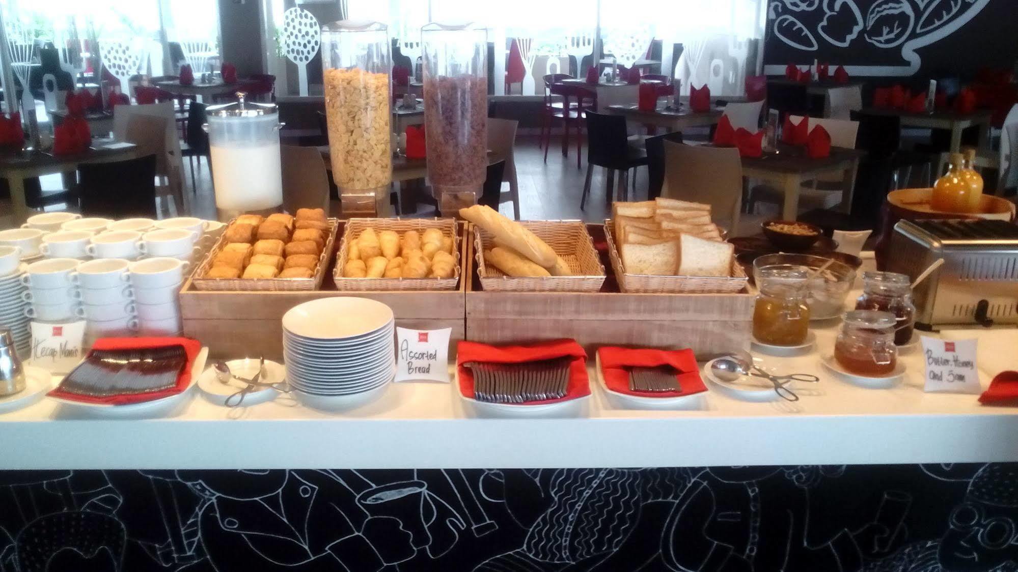 Ibis Surabaya City Center מראה חיצוני תמונה