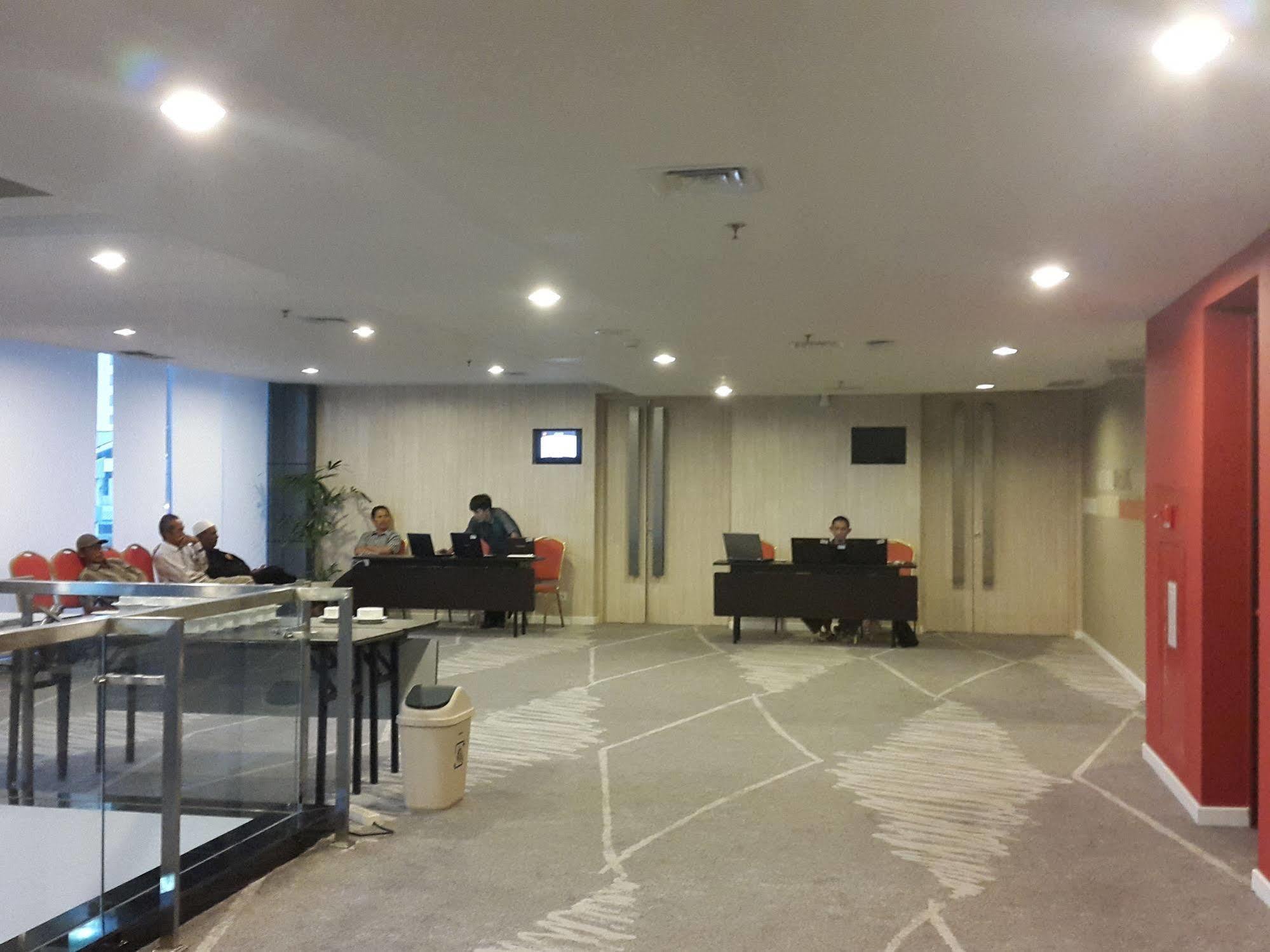 Ibis Surabaya City Center מראה חיצוני תמונה