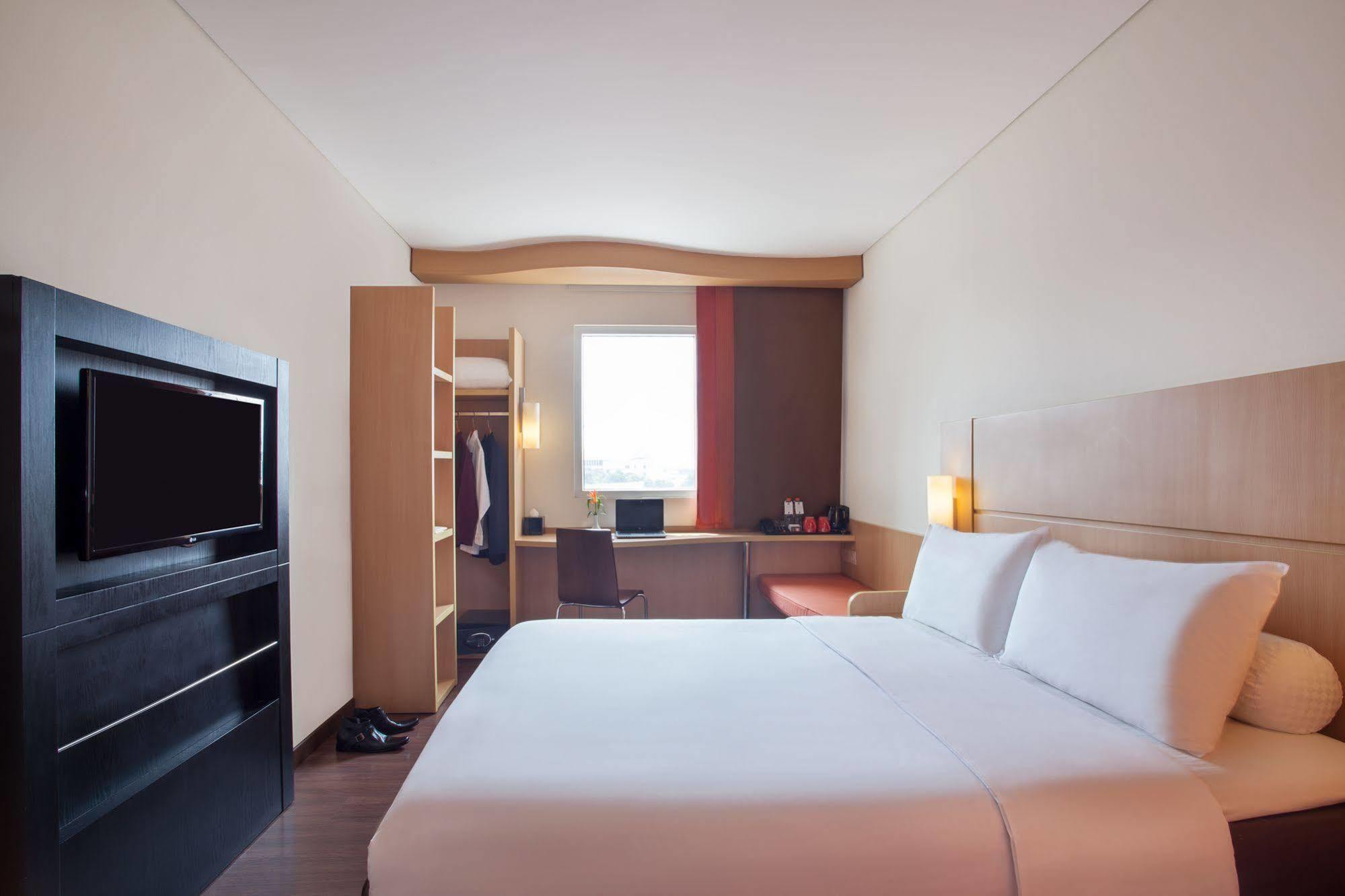 Ibis Surabaya City Center מראה חיצוני תמונה