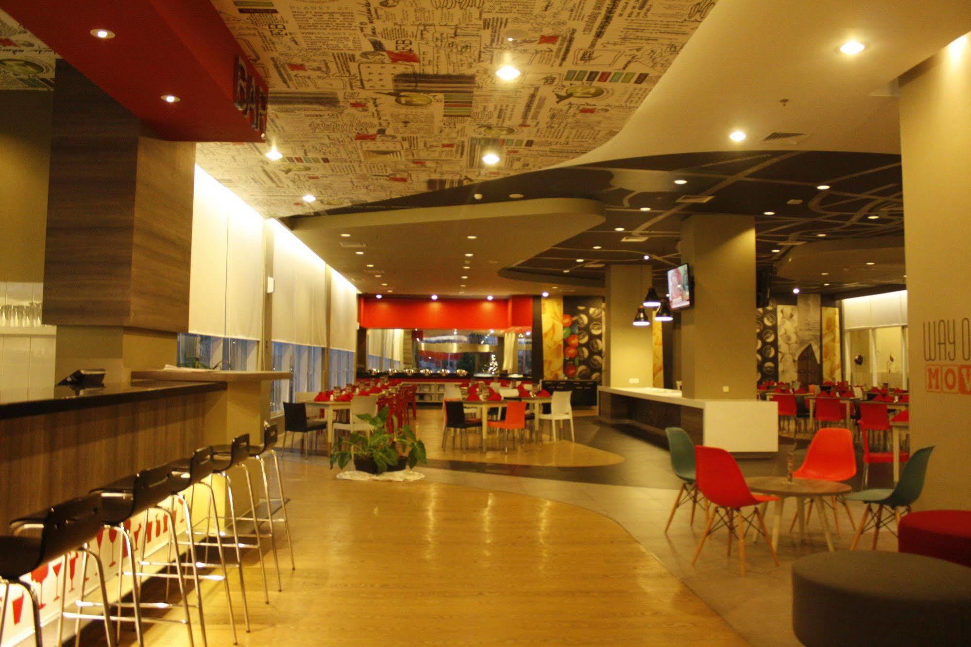 Ibis Surabaya City Center מראה חיצוני תמונה
